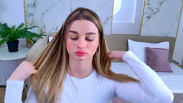 Snapshot of SweetyLicky chatting on February 19, 4:14 pm SweetyLicky online show from February 19, 4:14 pm