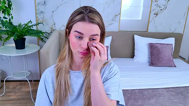 Snapshot of SweetyLicky chatting on February 20, 4:07 pm SweetyLicky online show from February 20, 4:07 pm