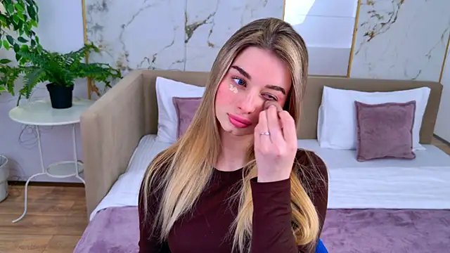 Snapshot of SweetyLicky chatting on March 3, 3:29 pm SweetyLicky online show from March 3, 3:29 pm