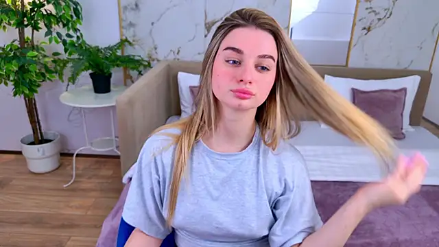 Snapshot of SweetyLicky chatting on March 5, 3:30 pm SweetyLicky online show from March 5, 3:30 pm