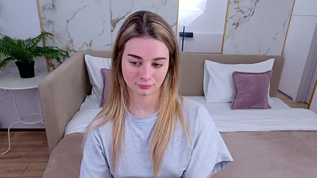 Snapshot of SweetyLicky chatting on March 26, 4:12 pm SweetyLicky online show from March 26, 4:12 pm