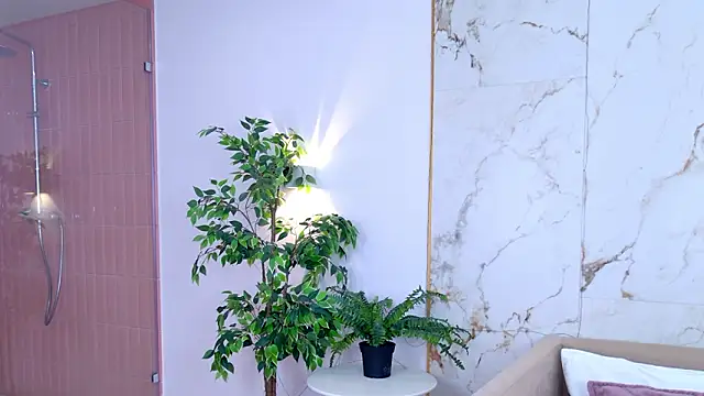 Snapshot of SweetyLicky chatting on March 30, 4:19 pm SweetyLicky online show from March 30, 4:19 pm