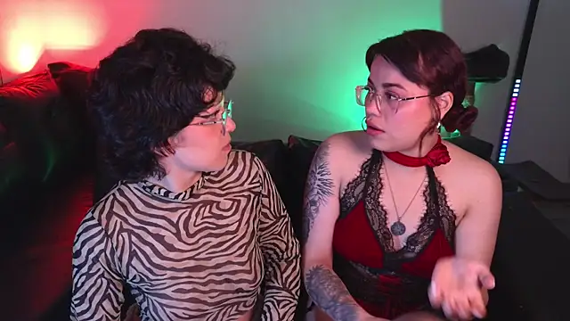 marsearth22  online show from October 31, 3:07 am