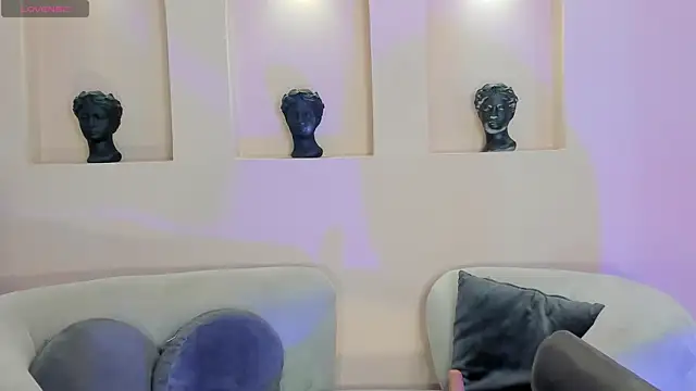 MiaLaurence online show from February 25, 7:45 pm