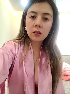 Sophie del Castillo online show from June 9, 9:15 pm