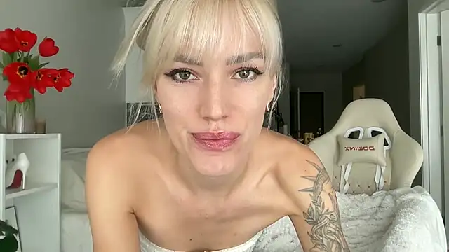 Snapshot of Ohbabykelly chatting on January 13, 6:57 pm Ohbabykelly online show from January 13, 6:57 pm