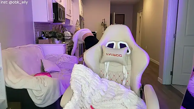 Snapshot of Ohbabykelly chatting on January 17, 10:46 pm Ohbabykelly online show from January 17, 10:46 pm