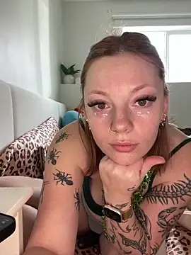 Snapshot of kelsred12 chatting on March 17, 10:24 pm kelsred12 online show from March 17, 10:24 pm