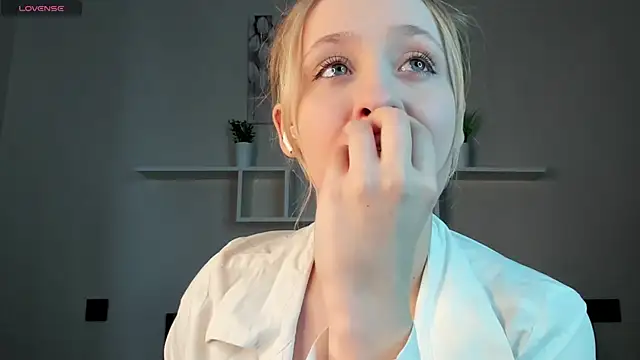 Julliakoill online show from November 5, 7:41 am