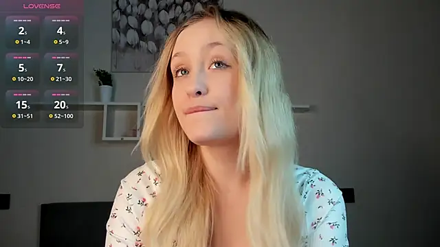 Julliakoill online show from November 14, 12:37 pm