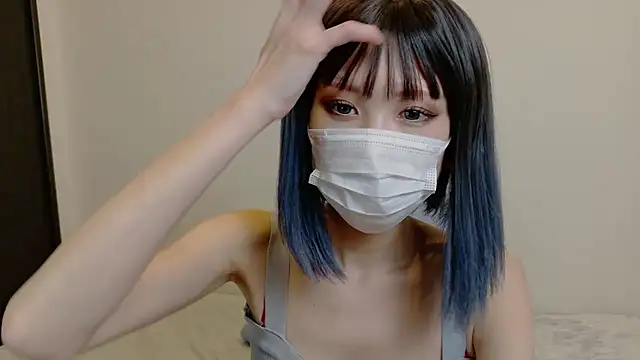 sarina at online show from May 5, 9:28 am