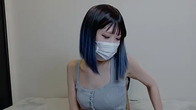 sarina at online show from May 12, 4:31 am