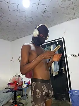 Snapshot of Jaydemasked chatting on May 1, 10:53 am Jaydemasked online show from May 1, 10:53 am