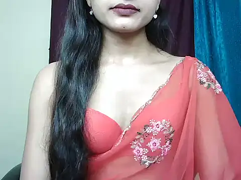 ROSE GOLDE online show from September 16, 4:41 pm