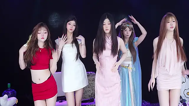 EYgirl222 online show from March 21, 7:35 am