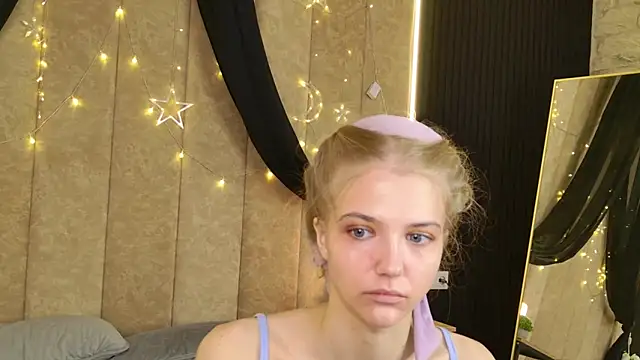 4example Chloe online show from May 11, 5:02 am