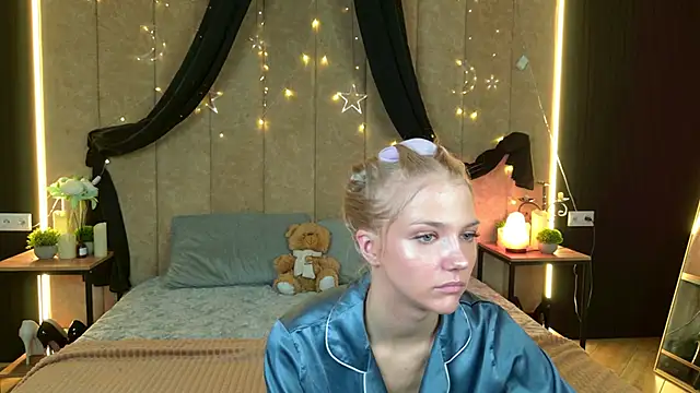 4example Chloe online show from May 17, 5:27 am