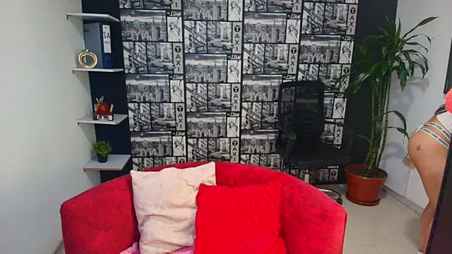 DanielaMonroe online show from May 15, 7:54 pm