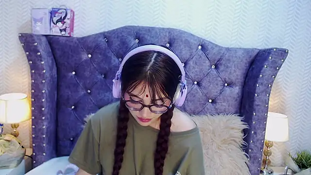 RavenLove  online show from October 25, 8:58 pm