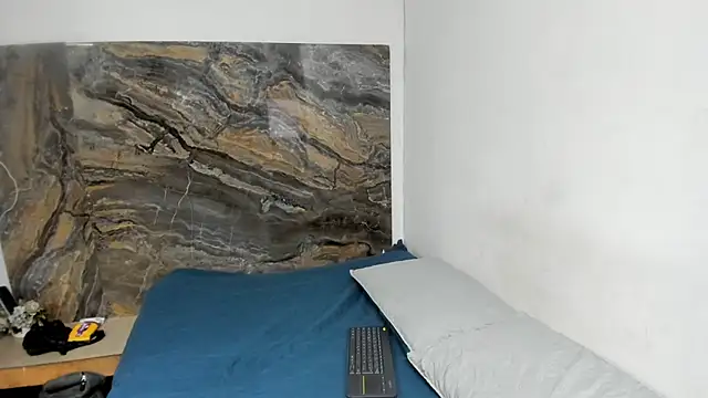 Snapshot of Alexayblake chatting on October 1, 7:42 pm Alexayblake online show from October 1, 7:42 pm