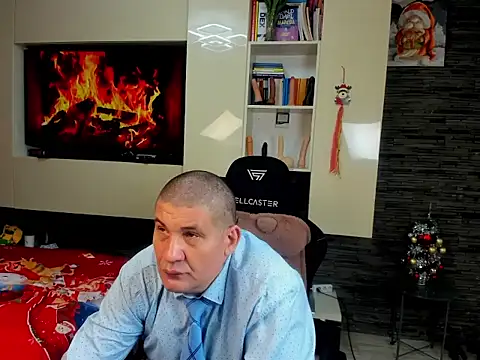 SpartacusDaddy48 online show from January 7, 10:51 am