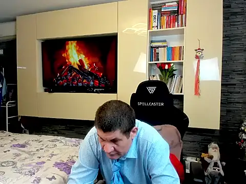 SpartacusDaddy48 online show from February 7, 2:21 pm