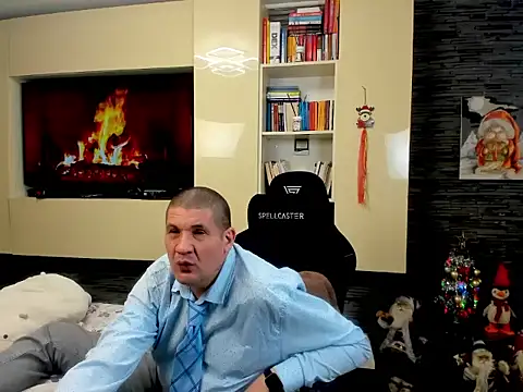 SpartacusDaddy48 online show from February 25, 5:50 am