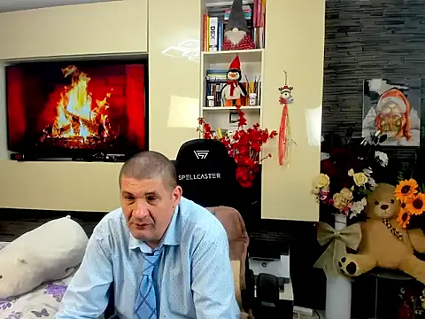 SpartacusDaddy48 online show from February 25, 11:03 pm