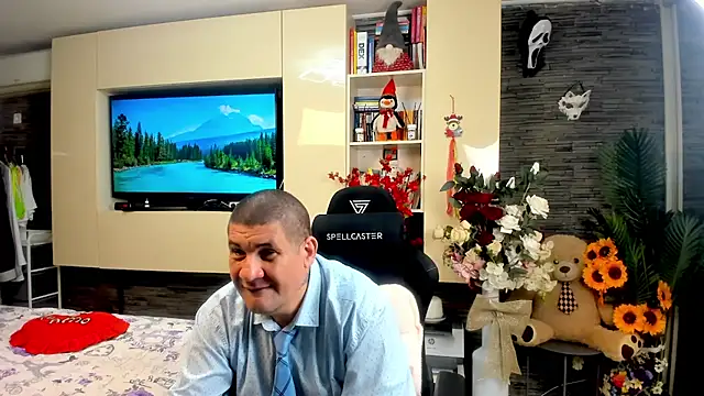 SpartacusDaddy48 online show from May 9, 8:52 am