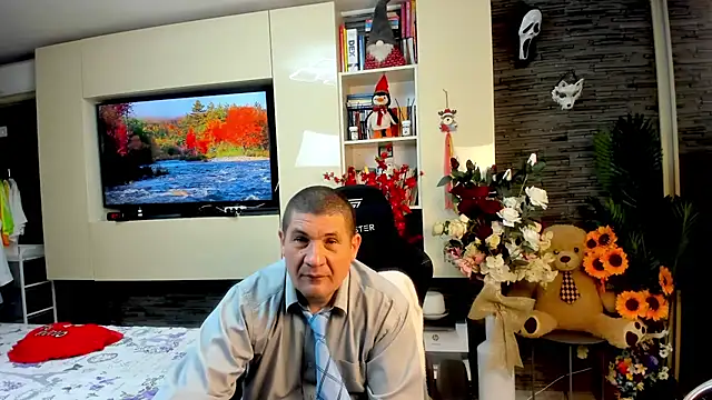 SpartacusDaddy48 online show from May 12, 3:09 pm