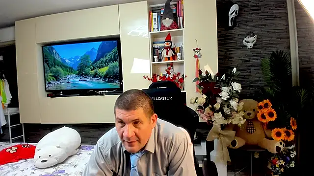 SpartacusDaddy48 online show from May 14, 3:41 pm