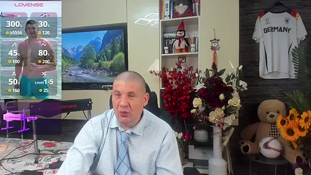 SpartacusDaddy48 online show from June 17, 5:03 pm