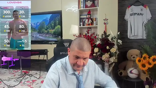 SpartacusDaddy48 online show from June 20, 5:43 am