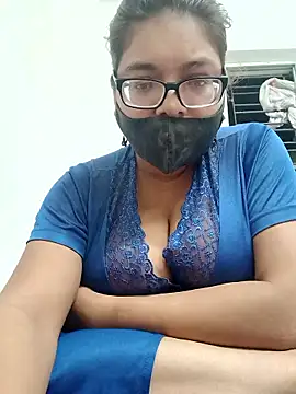 Elie couple143 online show from October 5, 5:55 pm