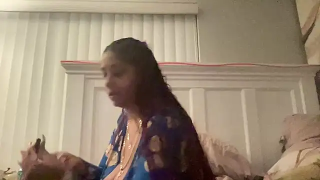 sweetnjuicyyy online show from September 11, 3:17 am