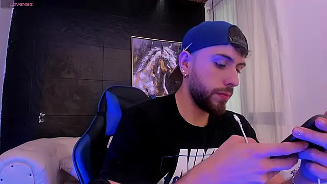 Snapshot of Maximo_Wolff chatting on October 11, 7:56 pm Maximo Wolff online show from October 11, 7:56 pm