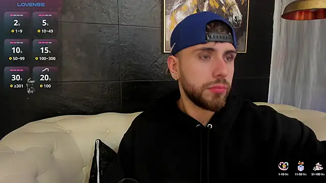 Snapshot of Maximo_Wolff chatting on October 12, 8:02 am Maximo Wolff online show from October 12, 8:02 am