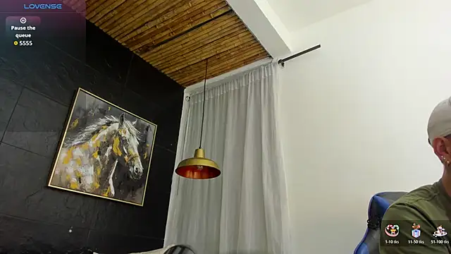 Snapshot of Maximo_Wolff chatting on October 24, 8:27 pm Maximo Wolff online show from October 24, 8:27 pm