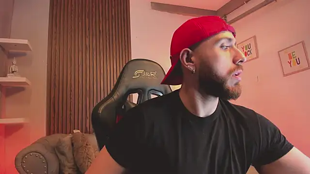 Maximo Wolff online show from January 12, 8:25 pm