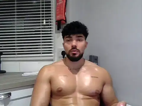 Snapshot of platimumdaddy chatting on February 9, 1:53 am platimumdaddy online show from February 9, 1:53 am