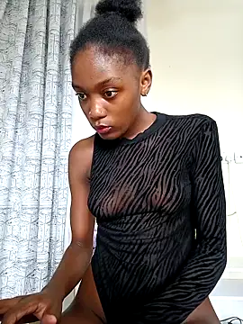 Miss-Hennessy online show from March 19, 12:09 pm