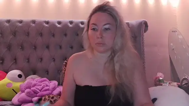 Snapshot of BigBoobsBlair chatting on August 7, 8:00 pm BigBoobsBlair online show from August 7, 8:00 pm