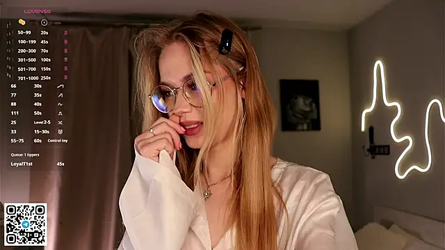 BeatrixCharton online show from September 24, 6:44 pm