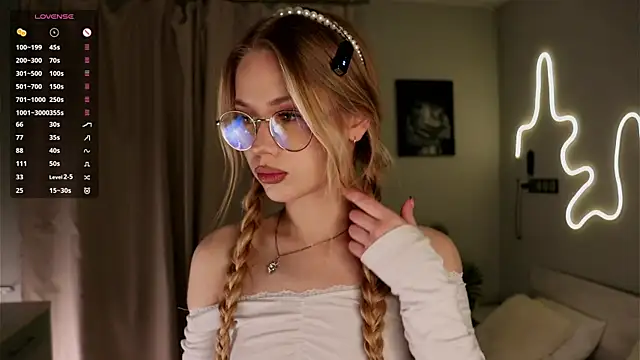 BeatrixCharton online show from October 23, 7:12 pm