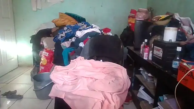 Snapshot of Nicky52 chatting on November 19, 4:45 am Nicky52 online show from November 19, 4:45 am