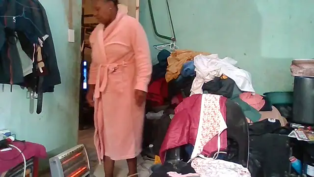 Snapshot of Nicky52 chatting on January 11, 5:12 am Nicky52 online show from January 11, 5:12 am