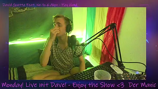 Snapshot of DaveLindau chatting on October 13, 6:41 pm DaveLindau online show from October 13, 6:41 pm