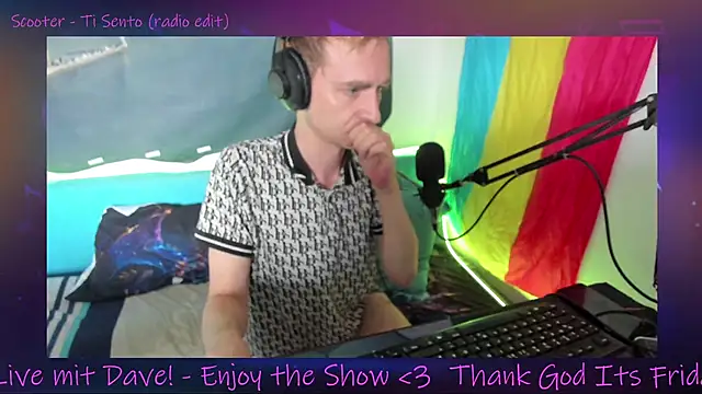 Snapshot of DaveLindau chatting on October 17, 12:41 pm DaveLindau online show from October 17, 12:41 pm