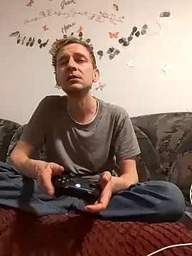 Snapshot of DaveLindau chatting on November 14, 12:42 am DaveLindau online show from November 14, 12:42 am