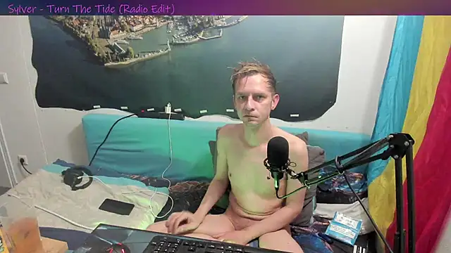 Snapshot of DaveLindau chatting on December 2, 4:57 pm DaveLindau online show from December 2, 4:57 pm